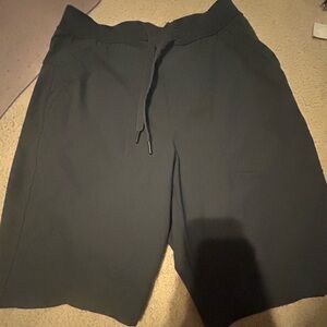 Lululemon Liner-less Men’s shorts size small